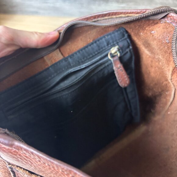 Duluth Trading Brown Pebbled Leather Saddle Sling Shoulder Bag Purse - Picture 14 of 15